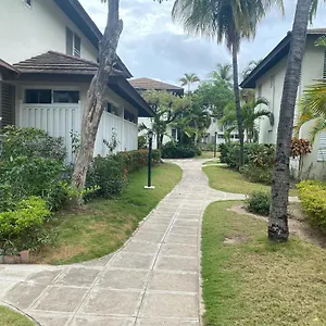 Finest Renfrew Place 4-12 Renfrew Rd 2 Bedroom 2 Bat # 15 New Kinston Jamaica , Kingston Jamaica